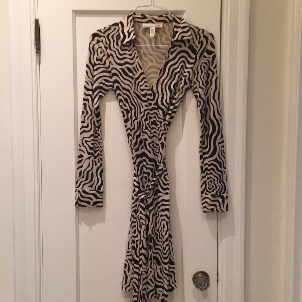 Diane von Furstenberg classic wrap dress 100% silk